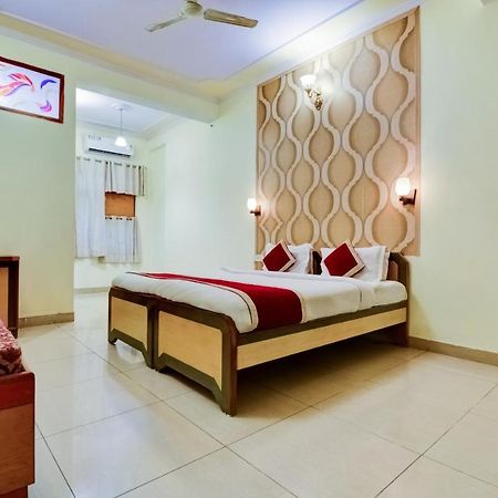 The Hotel Grace Place Inn New Delhi Buitenkant foto