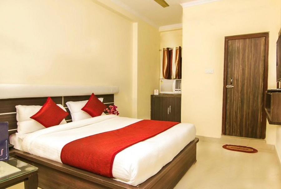 The Hotel Grace Place Inn New Delhi Buitenkant foto