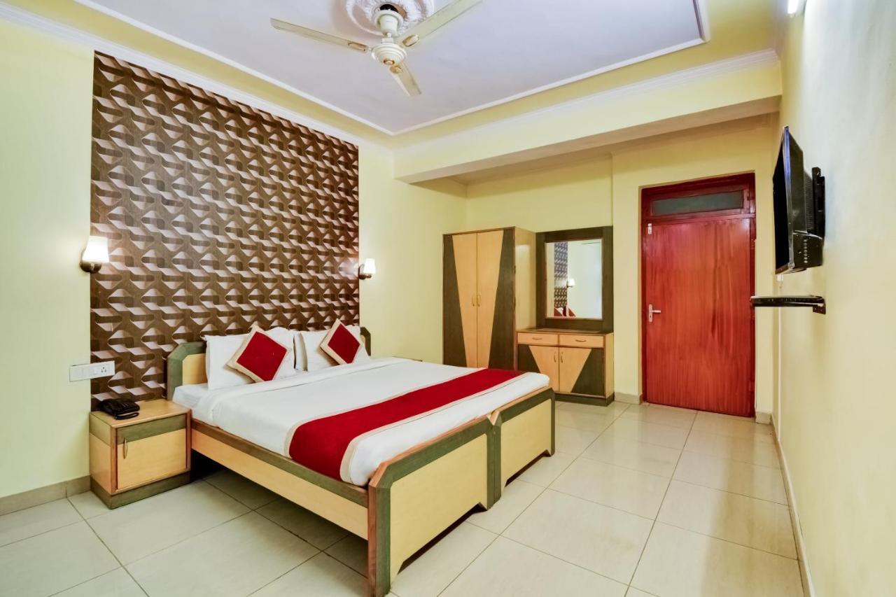 The Hotel Grace Place Inn New Delhi Buitenkant foto