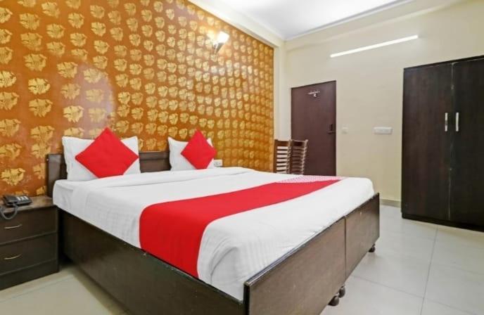 The Hotel Grace Place Inn New Delhi Buitenkant foto