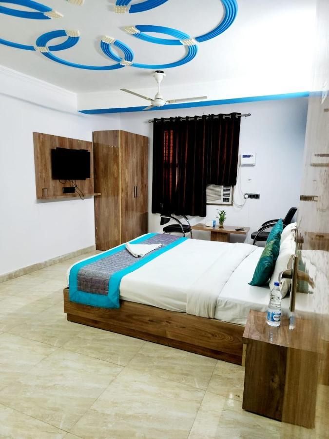 The Hotel Grace Place Inn New Delhi Buitenkant foto