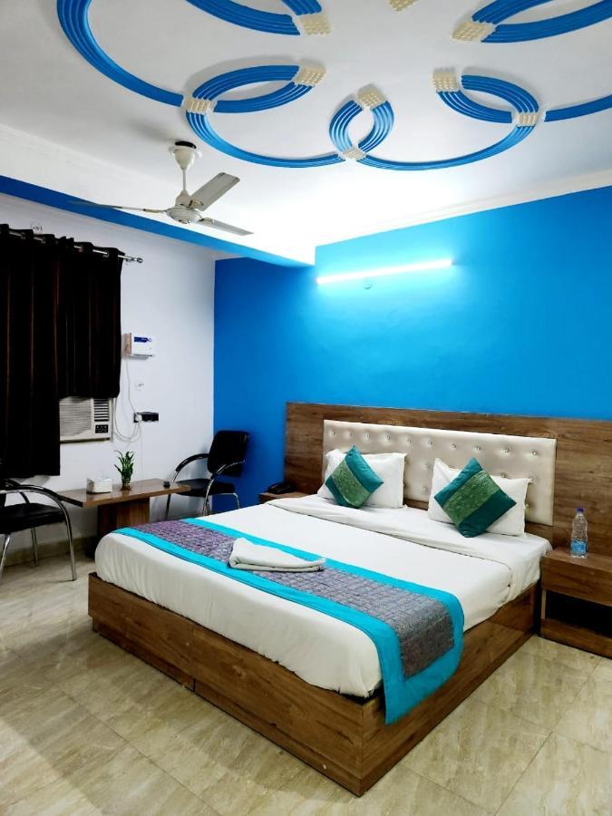 The Hotel Grace Place Inn New Delhi Buitenkant foto